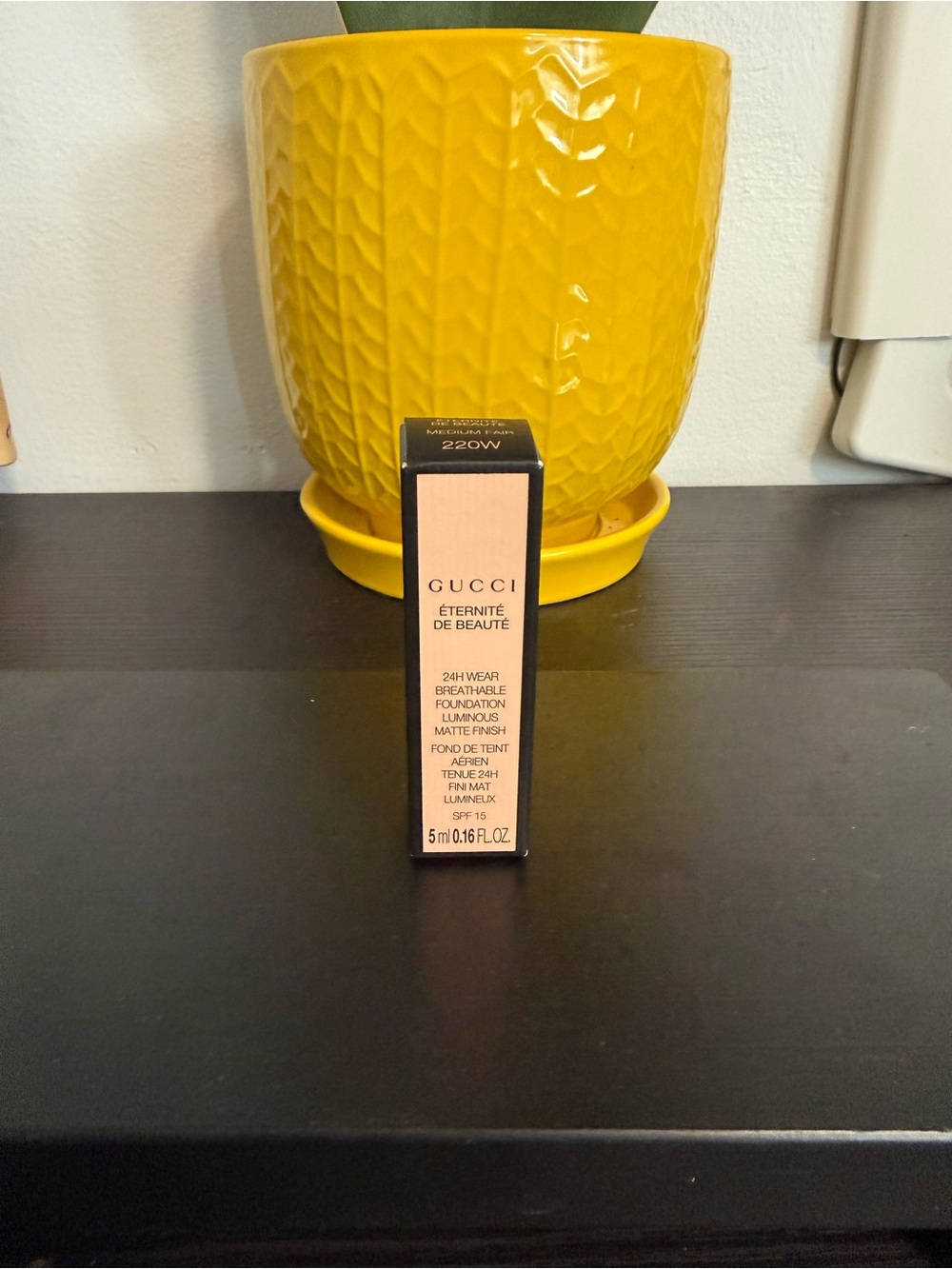 Gucci Foundation 220W - 5ml‎